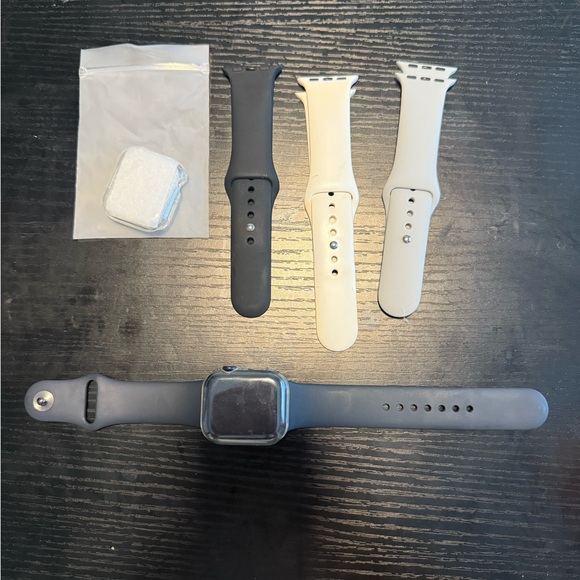 Apple Watch Series 8 GPS only - Picture 2 of 7